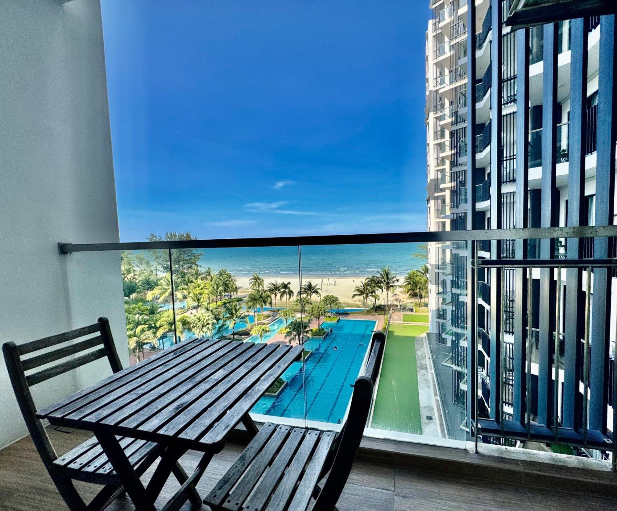 Isix Seaview 2R2B At Timurbay Pantai Balok Kuantan Pahang Kültér fotó